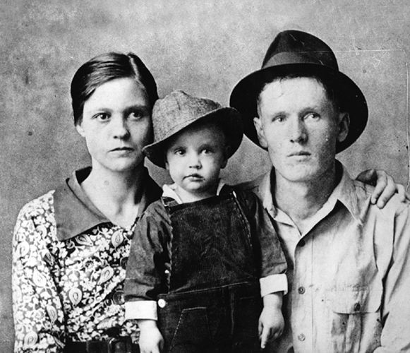 Elvis and his parents